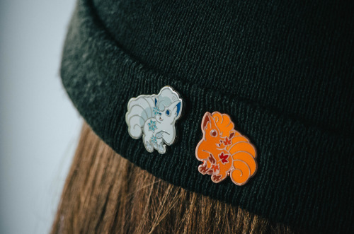 it’s starting to get chilly time to bring out the vulpix pair!! these pins are available on my