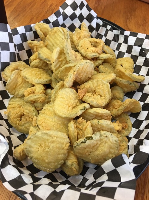 everybody-loves-to-eat - Fried pickles.