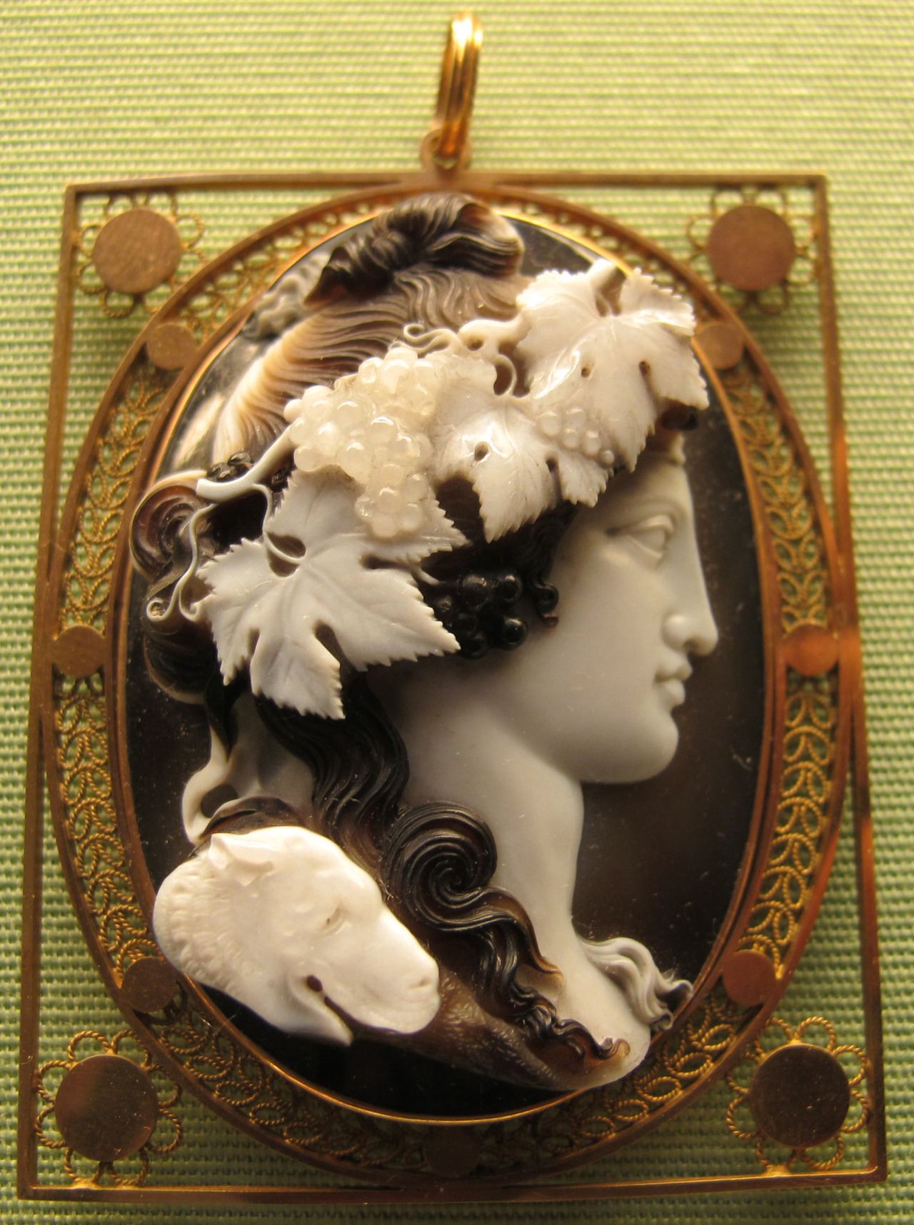 historyarchaeologyartefacts: Cameo of Bacchus by Benedetto Pistrucci, XIX century