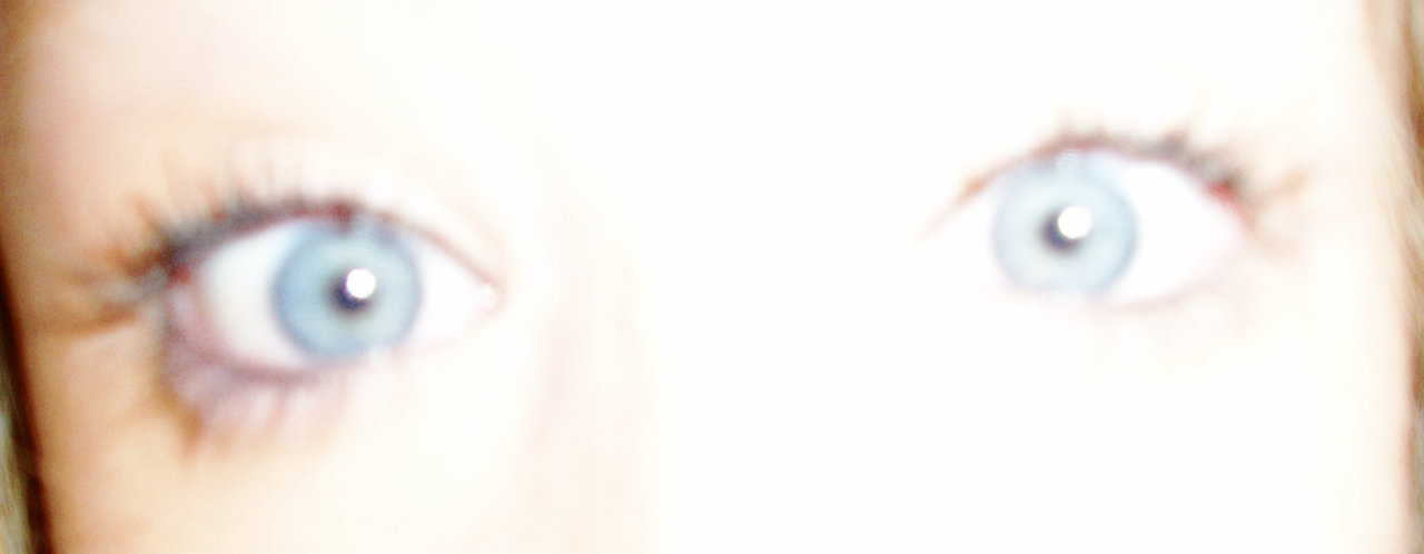 victoria-idc:  blurry, but eyes 