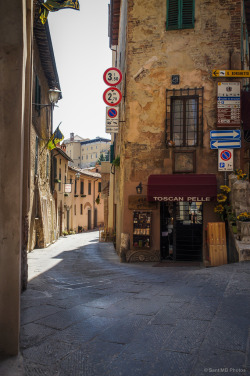 breathtakingdestinations:  Montepulciano - Tuscany - Italy (von . SantiMB .)