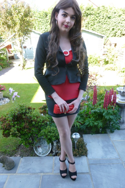 lucy-cd:  Pictures | OutsideGorgeous! love this outfit, so cute <3