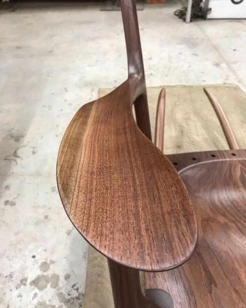 Sculpted Walnut rocking chair waiting for back supports . #rockingchair #chair #woodworking #walnut 