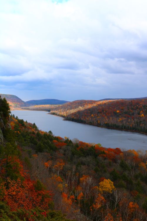 Lake Of The Clouds, Porcupine Mountains, Michigan  ig:cora__ruth