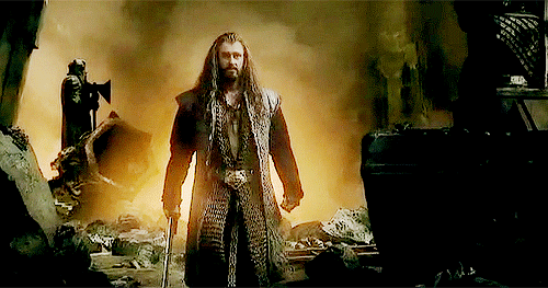 thorinshielding:  thorin looking like the messiah literally emerging from the gold sickness and (in the words of smaug) stepping into the light (ﾉ◕ヮ◕)ﾉ*:･ﾟ✧ 