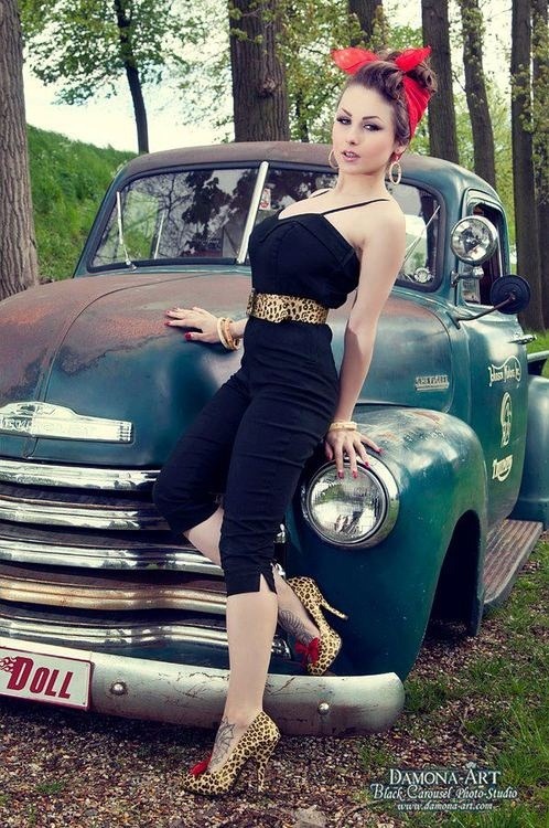alternative-pinup:Alternative Pin Up http://alternative-pinup.blogspot.com/