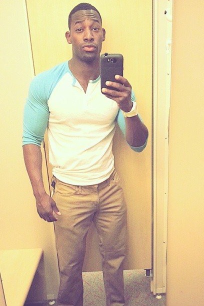 musclegalore:  24andfourtyfives:  And thats how i met your father  Oh wow, handsome and built like a tank! v-lines