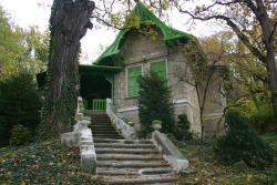 everythinghungary:  A villa at Lake Balaton,