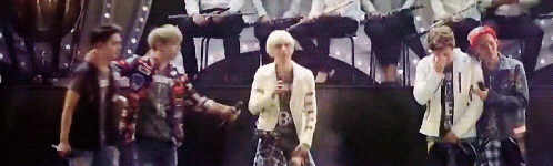 winkijinki:jadebrieanne:*liquidates 401K so they can dry their tears with my hard