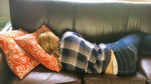 resonantyes:rnt plum tuckered out by being awake for two hours. XD