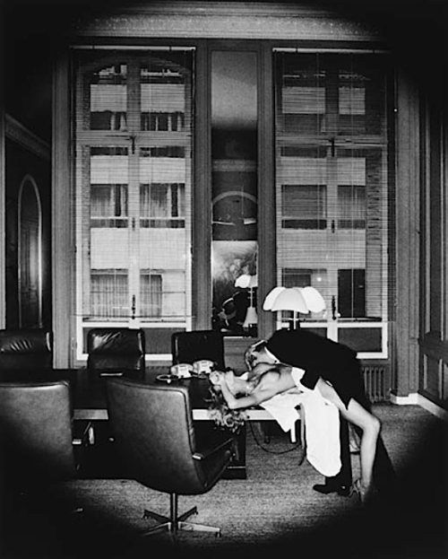 XXX novaub313:  Helmut Newton, Office Love, Paris, photo