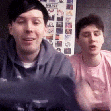 dansucc:sweater paws