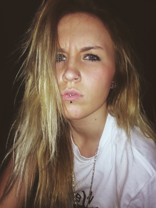 high-rollin:  thatonebl0nde:  For anon  love