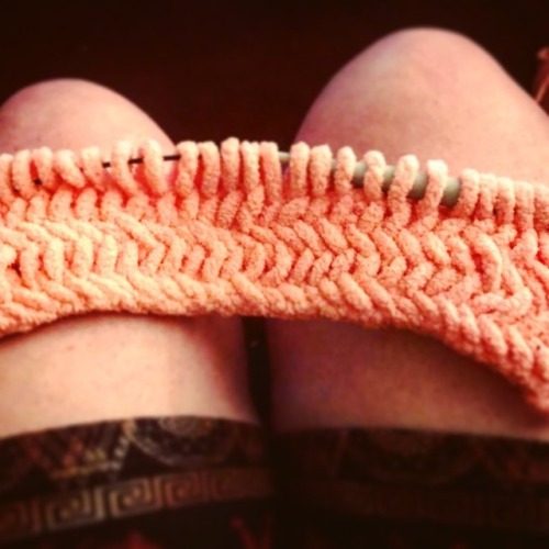 New stitch!! #stitchunlocked #herringbone #stitchlove #knittersofinstagram #knitstagram