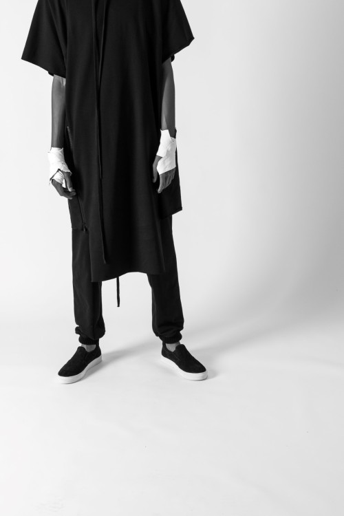 #vibejohansson #ss16 #homme #pfw #parisfashionweek #voidshowroom #darkwear #blackwear #avantgarde #m