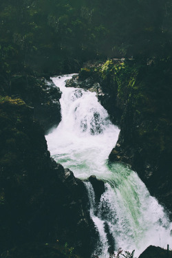avenuesofinspiration:  Little Qualicum Falls | Photographer © | AOI