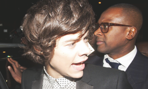 nananarry:  leaving Sony Aftershow Sighting In London | 20/02 
