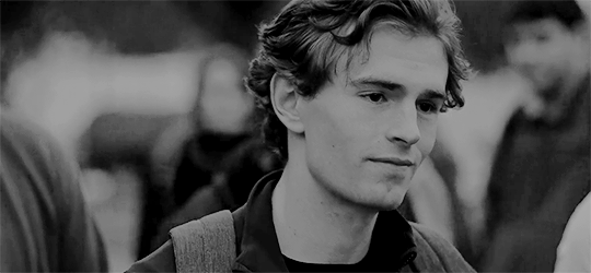 bonkaiqueen:I don’t know why you slipped away, I never even asked you to stay baby