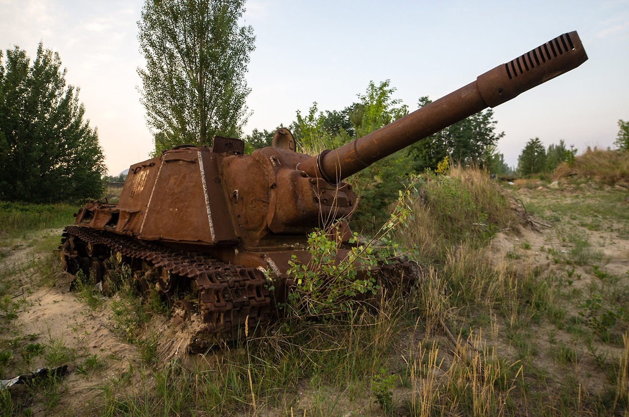 infinity–land:  Photos of Chernobyl’s exclusion zone taken by “Chernobyl stalkers”,