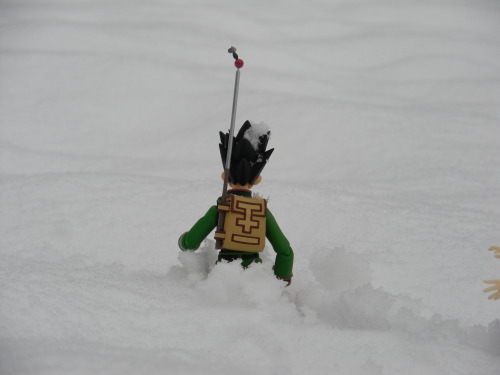 kabi-kinoko: Stuck in the snow there is nothing left to do than a snowball match. Click the pictures