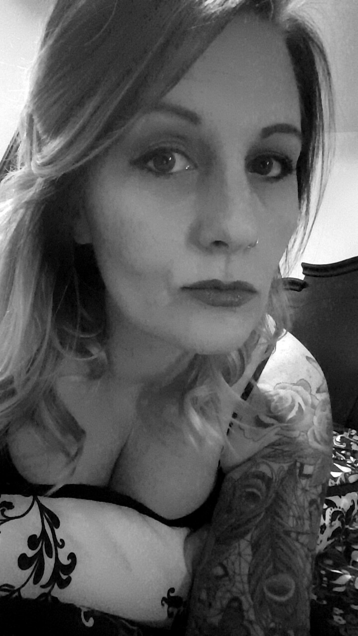 whitegirllover11:  Sexy ❄️🐰