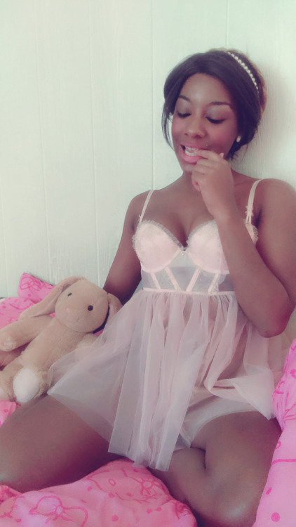 kitten-coquette:  I only dream in pink 🍧🌷 adult photos