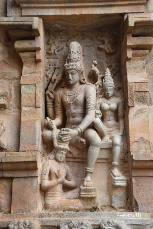 Caṇḍeśānugrahamūrti (चण्डेशानुगृहमूर्ति) – Lord Śiva blessing CaṇḍeśaOne of the most striking sculpt