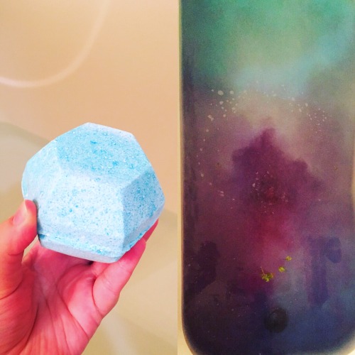 Tuesday night’s bath and bedtime routine was lovely! Magic bath bomb Ladybug bubble bar Twilig