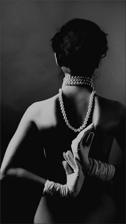 anastasiautopia:  discerninggent:  Mmmmm. Sexy beyond even my imagination…  All