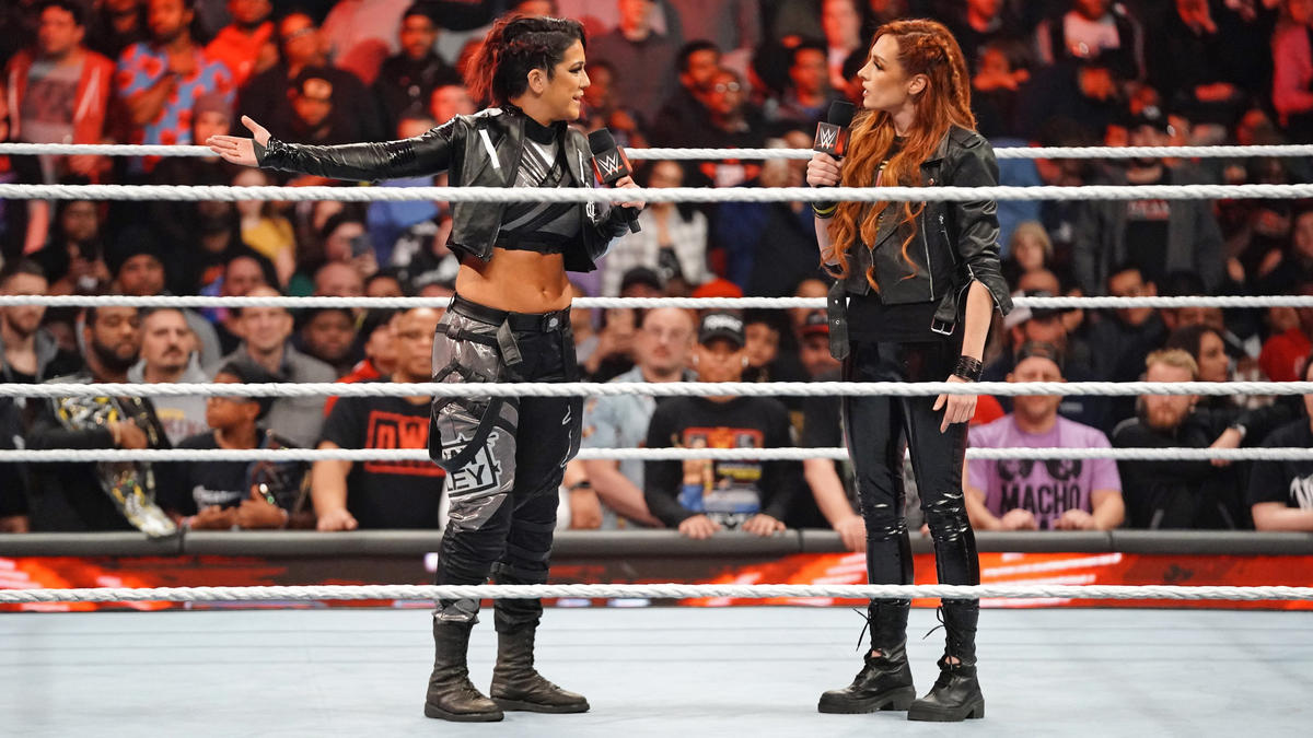 🎄Women of WWE🎄 — Becky Lynch vs. Bayley - Steel Cage Match Raw