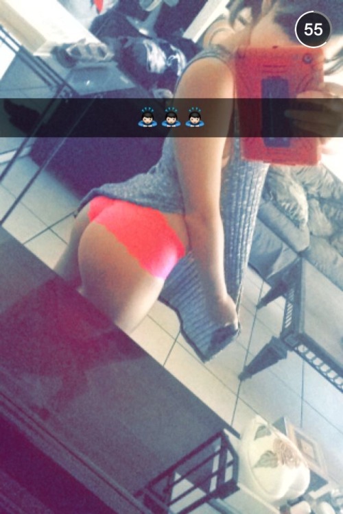 charlie-olvera:  Ventajas de snap Suicide girl  “Pink panties” 😏❤️ 