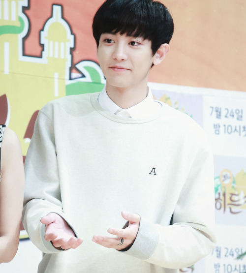 ohxing:Chanyeol at the Law Of The Jungle Press Conference