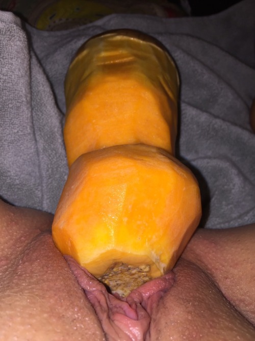 upthesnatch:  ‘Butternut squash'ed into my pussy   Carved squash to be just the right shape and size, genius.