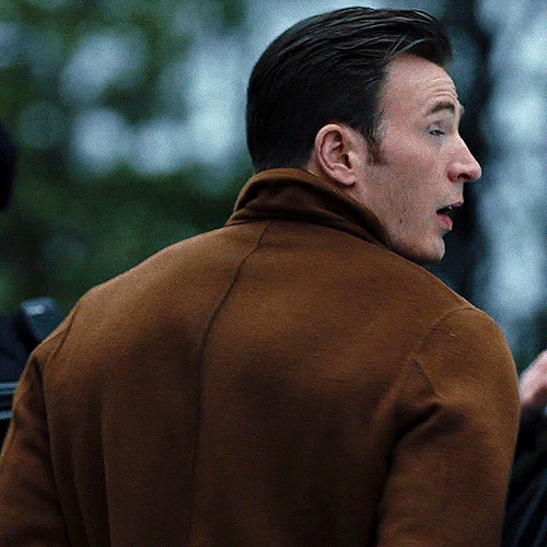 chrisgifs:CHRIS EVANS as RANSOM DRYSDALE in: KNIVES OUT (2019)