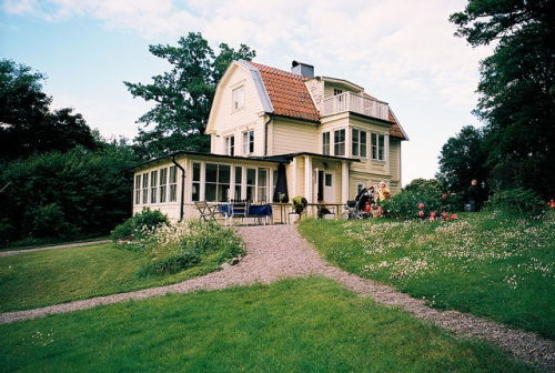 oldfarmhouse:www.instagram.com/countryhomemag/