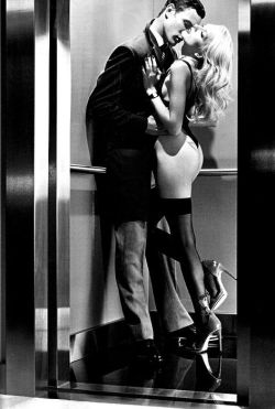 darlingirl:  oh..I do love elevators.   Going