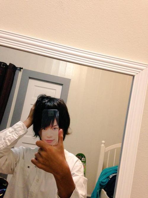 highlandvalley:  矢田氏さんはTwitterを使っています: “鏡自撮りしたらイケメンになるiPhoneケース作ったやで。 http://t.co/nZyWSiB9mV”