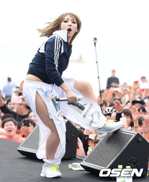 CL - Adidas miRUN Busan Concert Pics