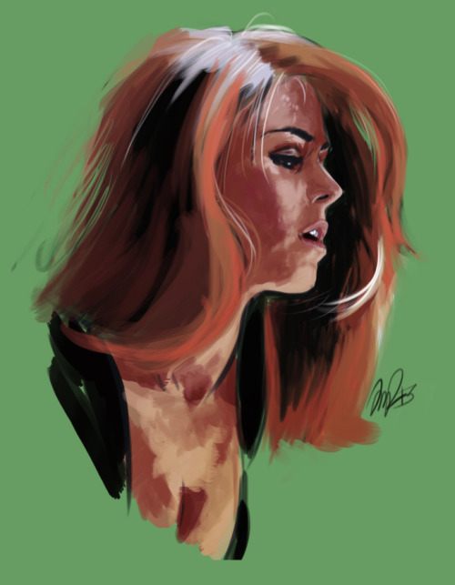 cosmic-bacon:  This is meant to be Isla Fisher, the prettiest redhead on the planet. Also, brush testing. 
