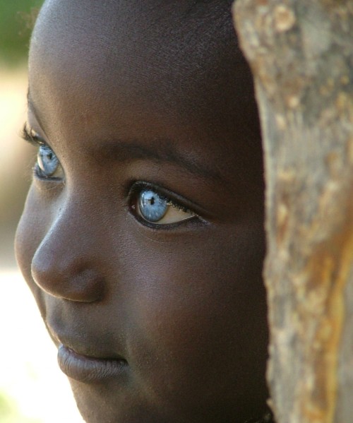 pages135-137:  flyandfamousblackgirls:  Little Girl in Gambia  Wow   Ain’t no feature we can’t have