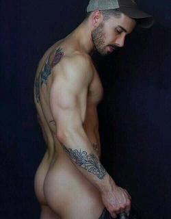 manrumpsxxx:  Follow Me For The Sexiest Rumps On Tumblr