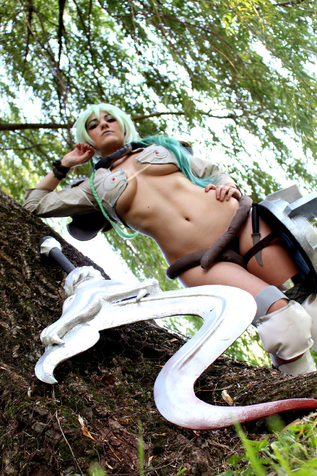 hotcosplaychicks:  Dat snake… wait, what? by chocolate-hero  Check out http://hotcosplaychicks.tumblr.com