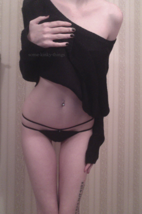 lilith-v:  Pale so hard motha fuckas wanna fine me.