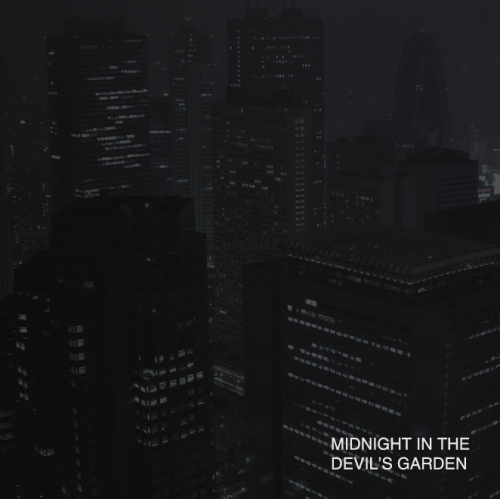 ofhounds:the city is a glittering black labyrinth. the skies are ash and the gutters run with blood 