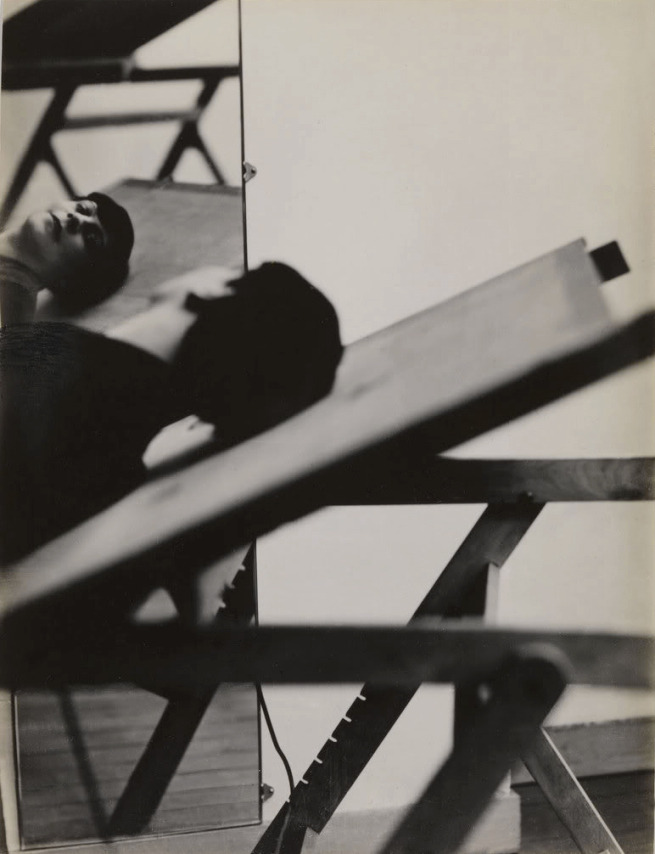 inneroptics:    Florence Henri, Self-Portrait 1928  