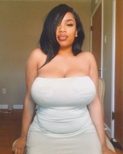 Thick women/ BBWs