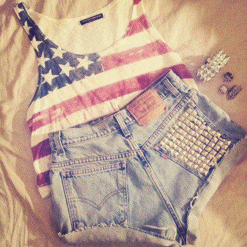 hoping-its-right-for-once:  La Mode | via Facebook στο We Heart It. http://weheartit.com/entry/78637219/via/Sheeell 