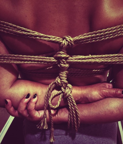 conflictedyetcomfortable:  I fall into him and give him all my trust, and he honors it….. 
