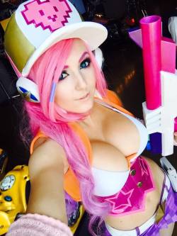 hottestcosplayer:  For the hottest cosplayers