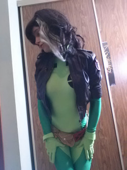 irishgamer1:  Hey super sexy Rogue cosplay from the X-Men franchise.